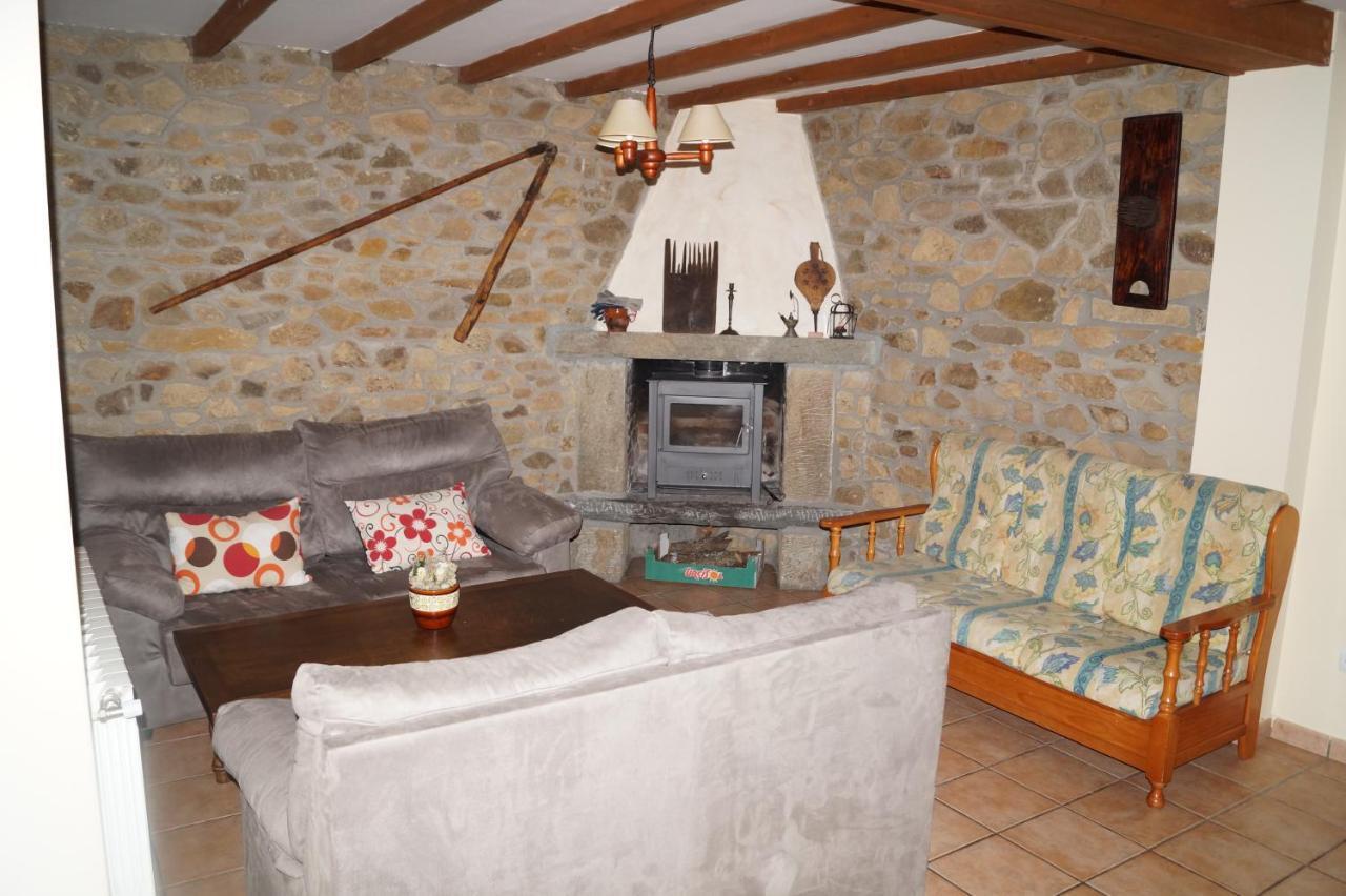 Casa Rural Leonor San Ciprian  ภายนอก รูปภาพ